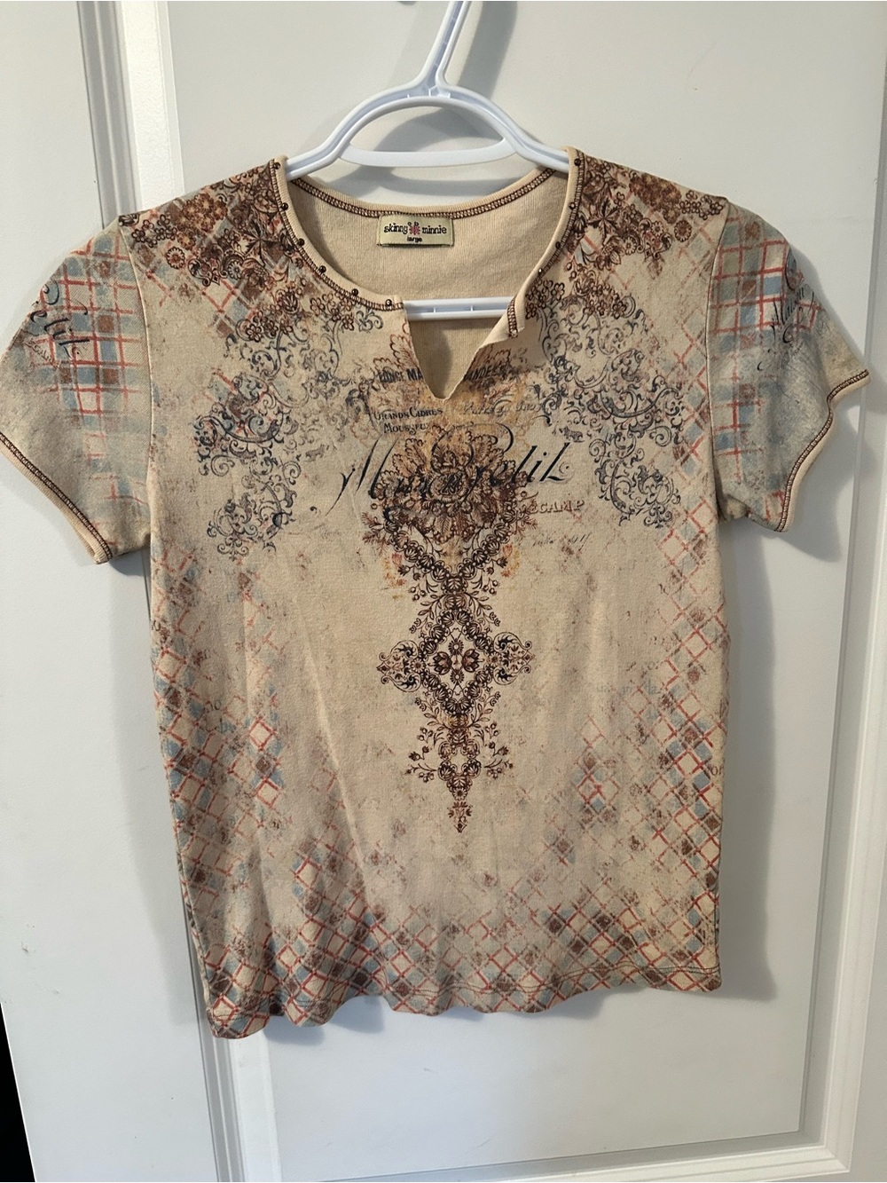Skinny Minnie Beige Short-Sleeve Ornate Medallion Tee